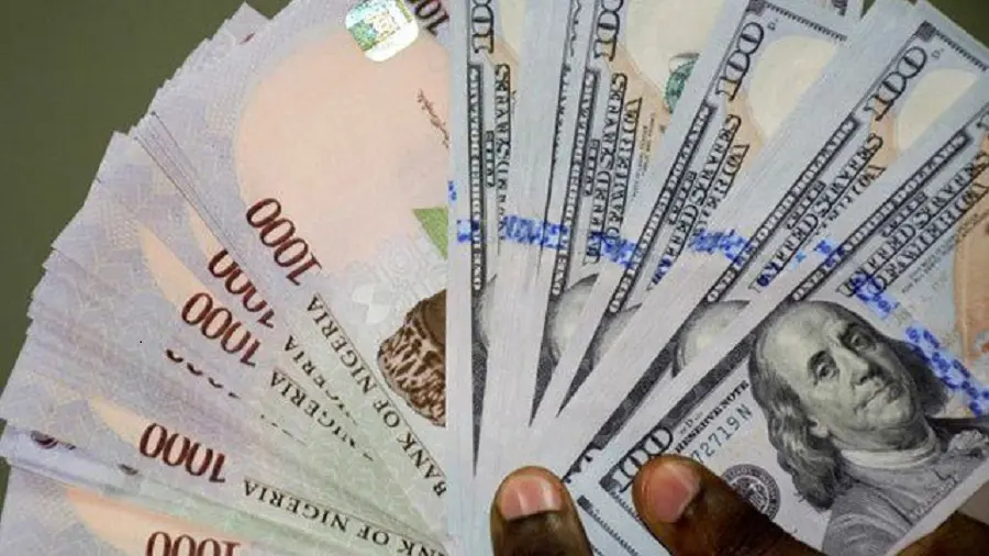 Naira continues depreciation against dollar, records highest decline weekly