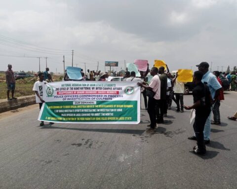 Students protest ‘disappearance’ of LASU graduate, Quadri Ogunbode